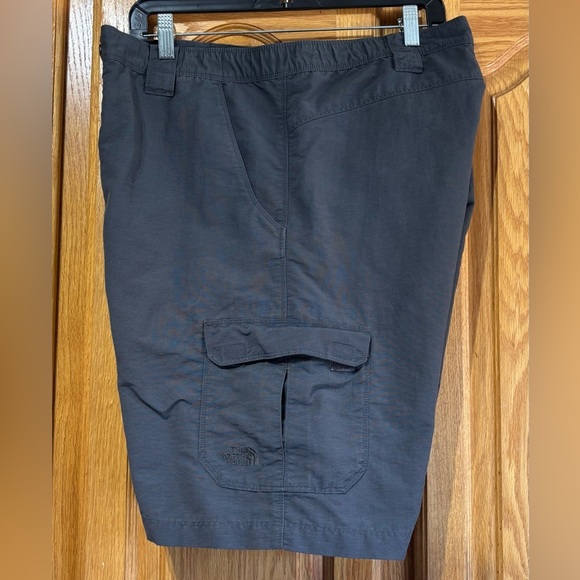 The North Face Dark Gray Nylon Hiking/Trail Cargo Shorts Large - Picture 7 of 9